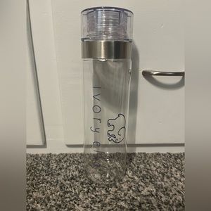 Ivory Ella water bottle, plastic